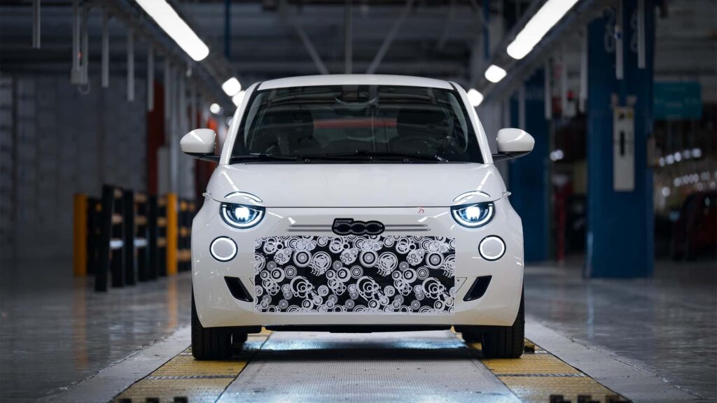 The New Fiat 500 Was Supposed To Be Electric-Only. Now There’s A Gas Version