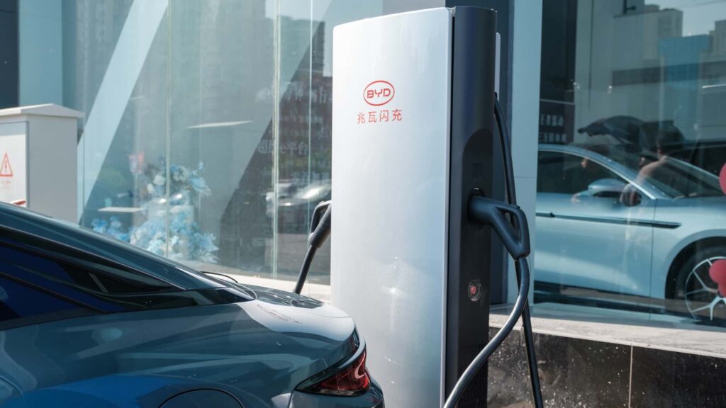 BYD’s Five-Minute ‘Megawatt’ Chargers Are A Big Deal. 15,000 More Are Coming