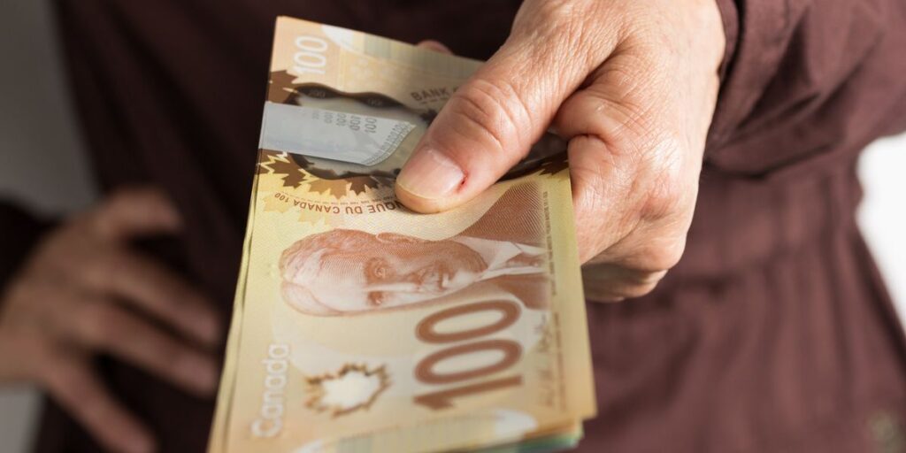 Sécurité de la vieillesse : Tu pourrais recevoir jusqu’à 800 $ la semaine prochaine