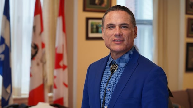 Sen. Brazeau collapses during debate of major projects bill