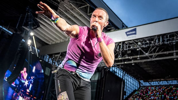 Coldplay’s Chris Martin says he didn’t mean to insult Rogers Stadium after calling it ‘weird’