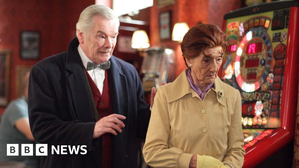 EastEnders and theatre actor Frank Barrie dies aged 88